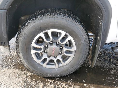 Used 2024 GMC Sierra 2500 SLE image 6