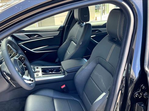 New 2024 Jaguar XF R-Dynamic SE image 9