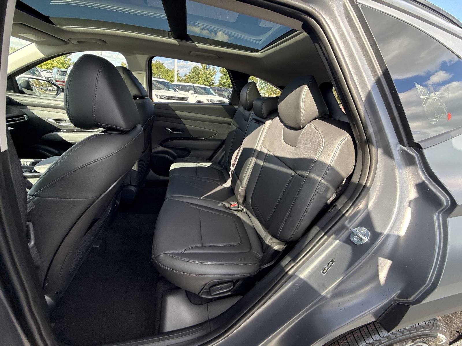 New 2026 Hyundai Tucson Limited w/ Tow & Go Package AWD/4WD image 25