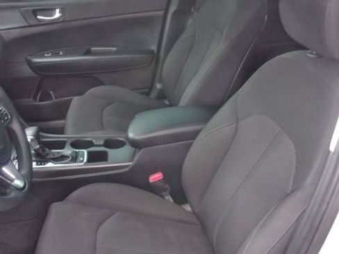 Used 2017 Kia Optima LX w/ Option Group 014 FWD image 17