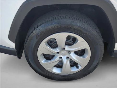 Certified 2025 Toyota RAV4 LE FWD image 28
