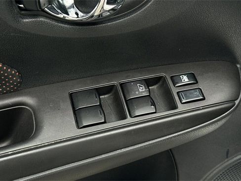 Used 2016 Nissan Versa Note SR image 12