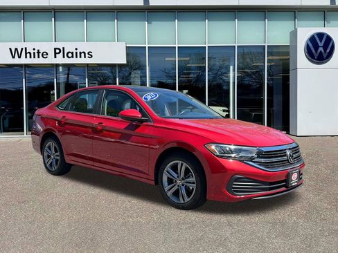 Used 2023 Volkswagen Jetta SE FWD image 1