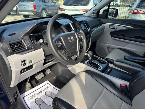 Used 2017 Honda Ridgeline RTS image 10