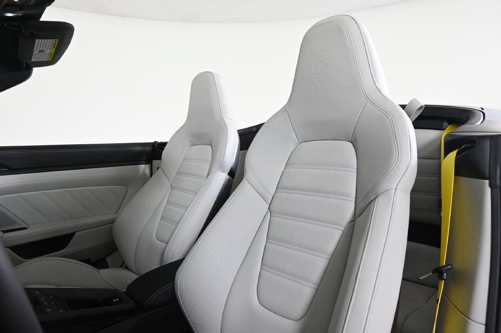 Used 2026 Porsche 911 Carrera GTS RWD image 5