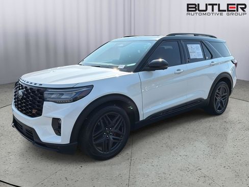 Certified 2025 Ford Explorer ST AWD/4WD image 2