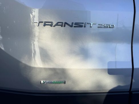 Used 2018 Ford Transit 250 130 Medium Roof image 5