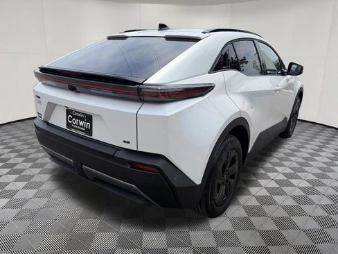 Used 2026 Toyota C-HR AWD/4WD image 9
