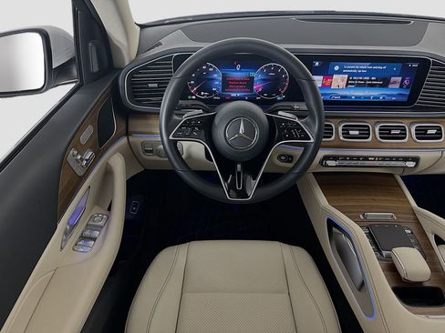 Certified 2025 Mercedes-Benz GLE 350 4MATIC image 10