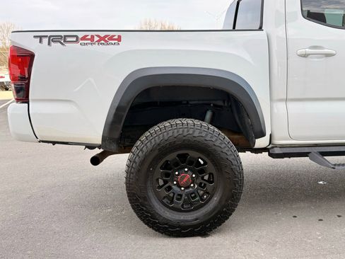 Used 2019 Toyota Tacoma TRD Off-Road image 26