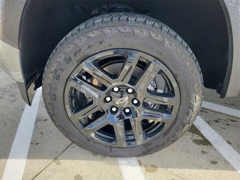 Used 2024 Chevrolet Colorado Z71 w/ Z71 Convenience Package 2 image 38