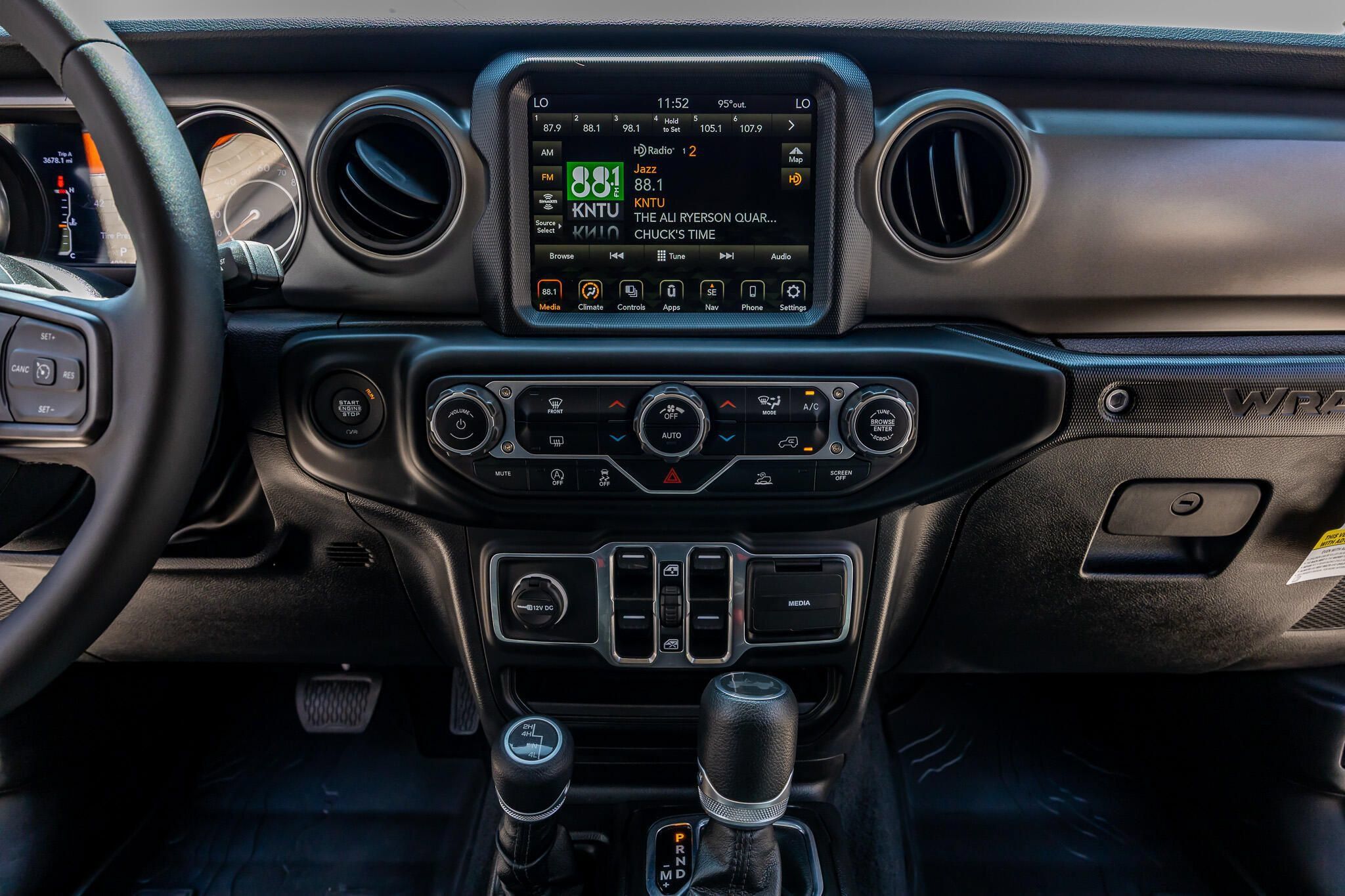 Used 2023 Jeep Wrangler Unlimited Sport AWD/4WD image 24