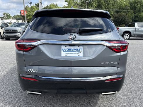 Used 2019 Buick Enclave Avenir w/ Avenir Technology Package AWD/4WD image 4