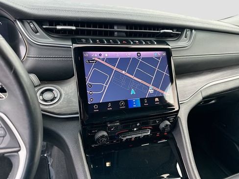 Used 2021 Jeep Grand Cherokee L Limited RWD image 16