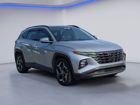 Used 2022 Hyundai Tucson Limited w/ Cargo Package FWD image 3