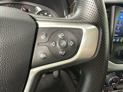 Used 2022 GMC Acadia SLE w/ Driver Convenience Package FWD image 17