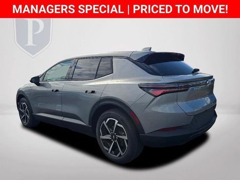 New 2026 Chevrolet Equinox EV LT image 9