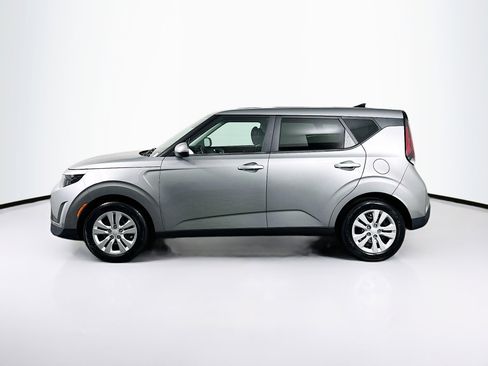 Used 2023 Kia Soul LX image 4