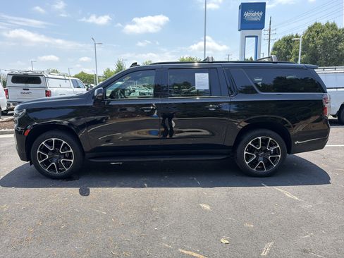 Used 2022 Chevrolet Suburban RST w/ Luxury Package AWD/4WD image 7