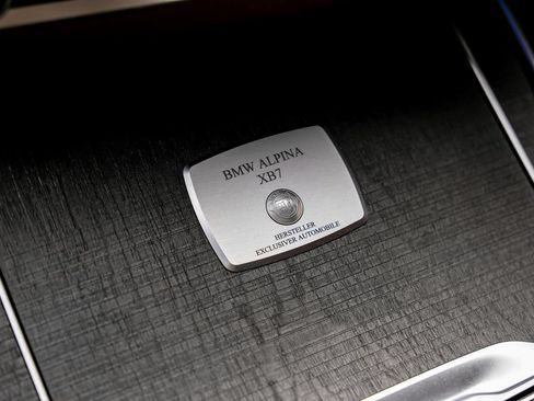 Used 2025 BMW ALPINA XB7 AWD/4WD image 36