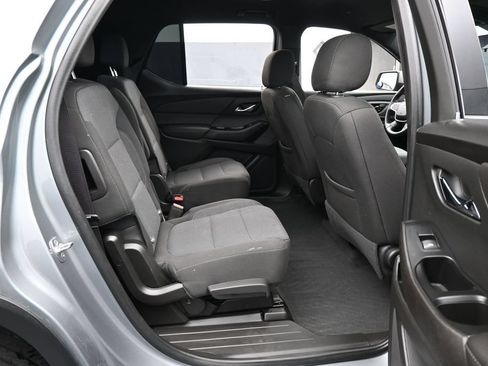 Used 2023 Chevrolet Traverse LT FWD image 38