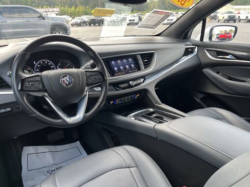 Used 2024 Buick Enclave Premium image 2