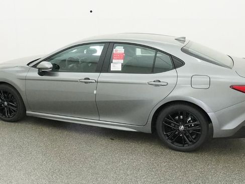 New 2026 Toyota Camry SE FWD image 4