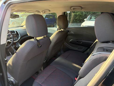 Used 2019 Chevrolet Sonic LT w/ Convenience Package FWD image 6
