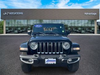 Used 2022 Jeep Gladiator Overland w/ Popular Equipment Package AWD/4WD video 2