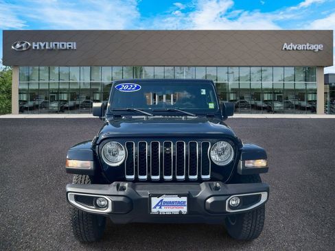 Used 2022 Jeep Gladiator Overland w/ Popular Equipment Package AWD/4WD image 2