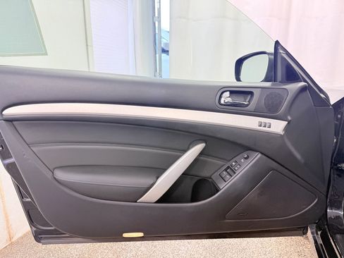 Used 2009 INFINITI G37 Journey w/ Premium Pkg image 9