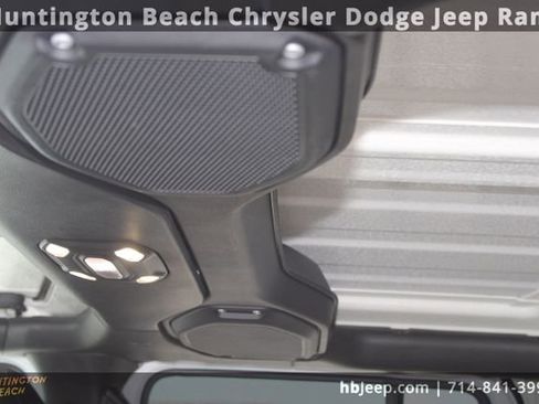 Used 2021 Jeep Wrangler Unlimited Sahara image 44