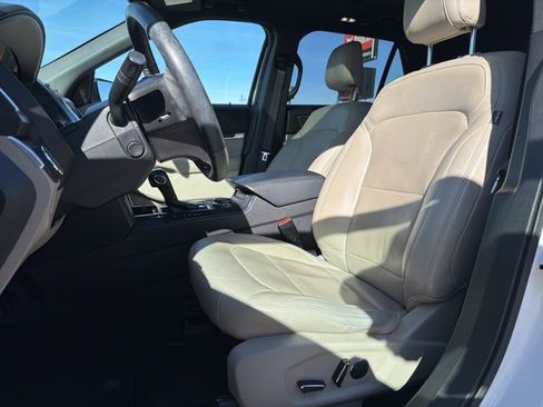 Used 2018 Ford Explorer Limited image 14