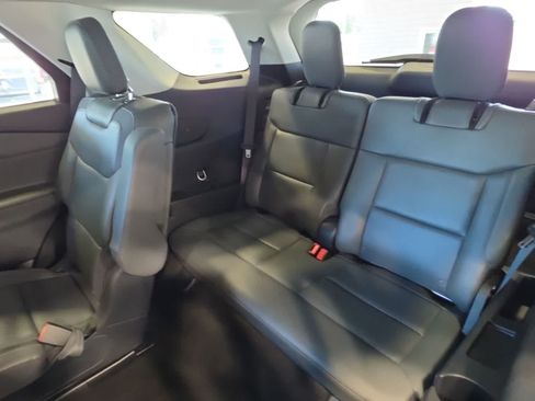 Used 2025 Ford Explorer Active w/ Active Comfort Package AWD/4WD image 31