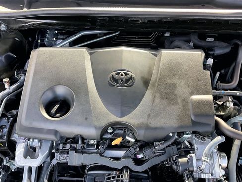 Used 2024 Toyota Camry SE image 33