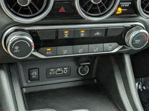 Used 2025 Nissan Sentra SV FWD image 21