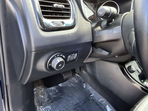 Used 2018 Jeep Compass Limited w/ Navigation Group AWD/4WD image 30