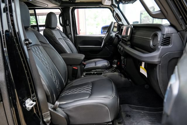 Used 2025 Jeep Gladiator Rubicon w/ Safety Group AWD/4WD image 76