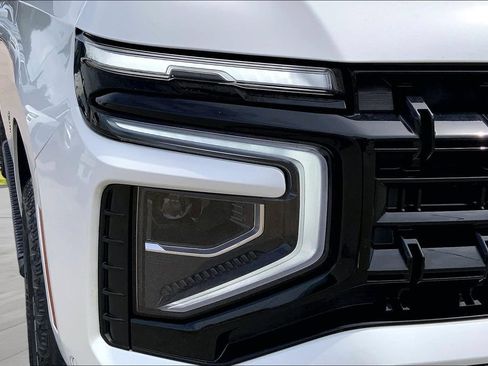 Used 2025 Chevrolet Tahoe Z71 AWD/4WD image 32