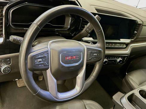 Used 2025 GMC Sierra 1500 SLT image 18