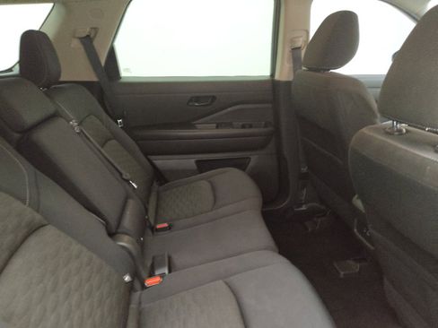Used 2023 Nissan Pathfinder SV AWD/4WD image 19