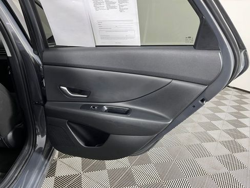 Used 2023 Hyundai Elantra SEL image 14