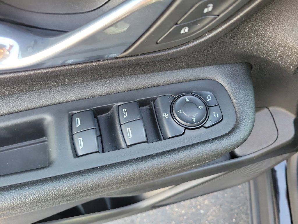Used 2024 GMC Terrain SLE FWD image 22