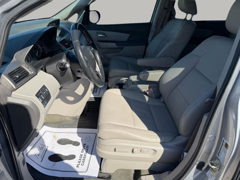 Used 2016 Honda Odyssey Touring Elite image 26
