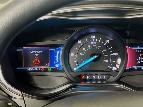 Used 2020 Ford Fusion SE image 13