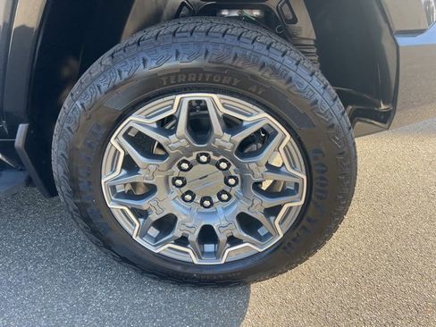 Used 2025 GMC Hummer EV 3X image 11