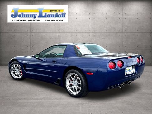 Used 2004 Chevrolet Corvette Z06 w/ Z06 Preferred Equipment Group RWD image 3