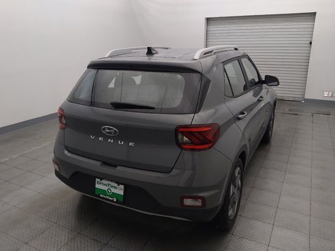 Used 2022 Hyundai Venue SEL FWD image 7