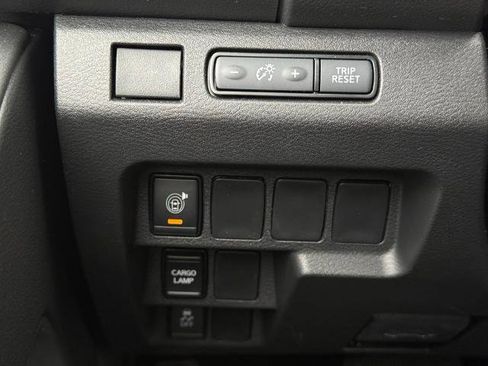 Certified 2025 Nissan Frontier SV RWD image 25