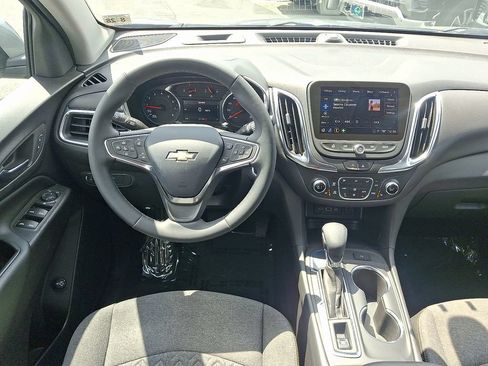 Certified 2024 Chevrolet Equinox LT FWD image 12